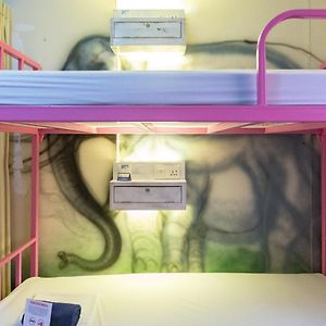 Dormitory Room Mixed